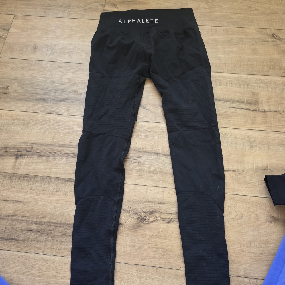 Alphalete Jet Black Performance Leggings
